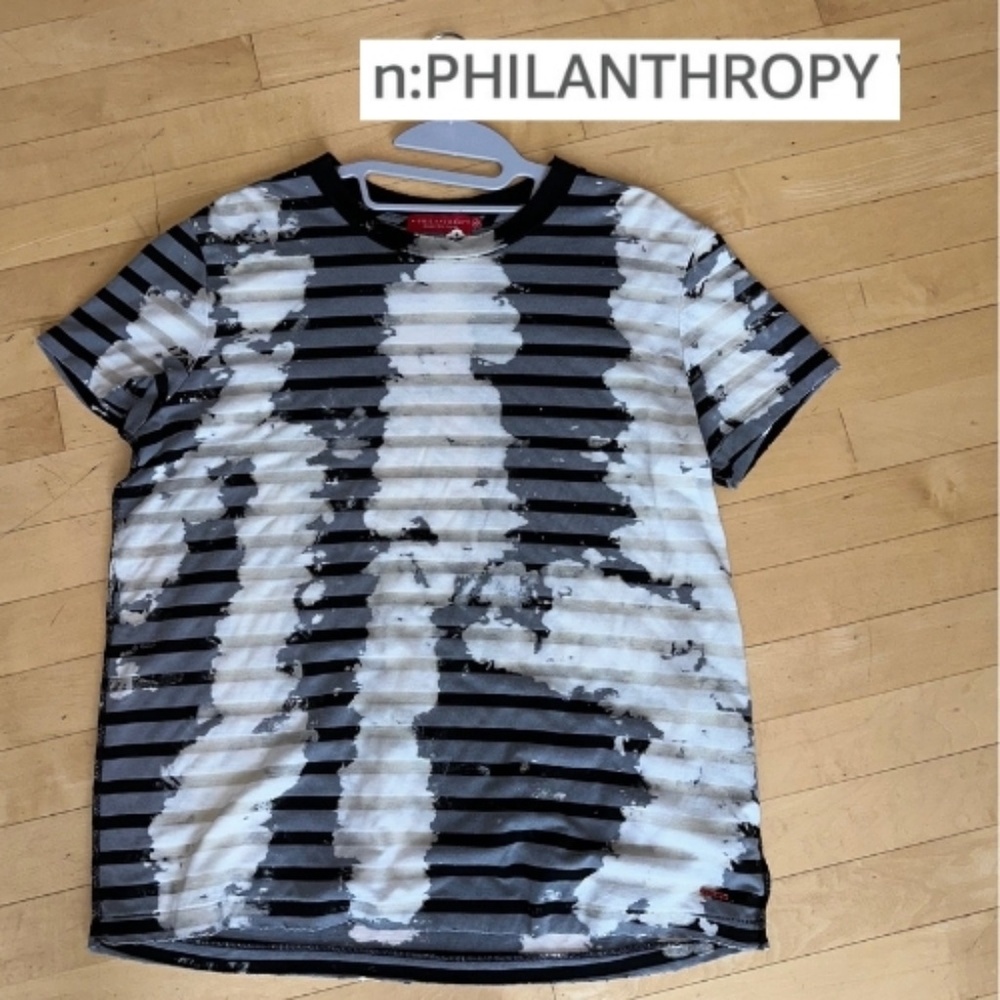n: Philanthropy distressed tee, M, CB2486